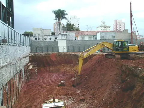 Escavação de terreno em Santa Bárbara d’Oeste - foto 2